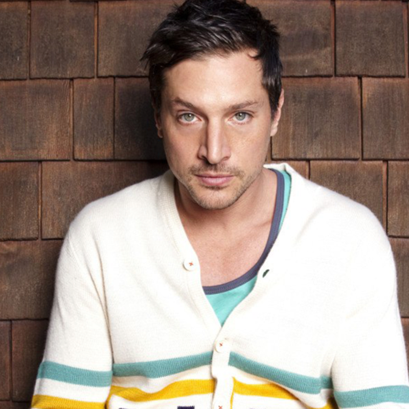Simon Rex
